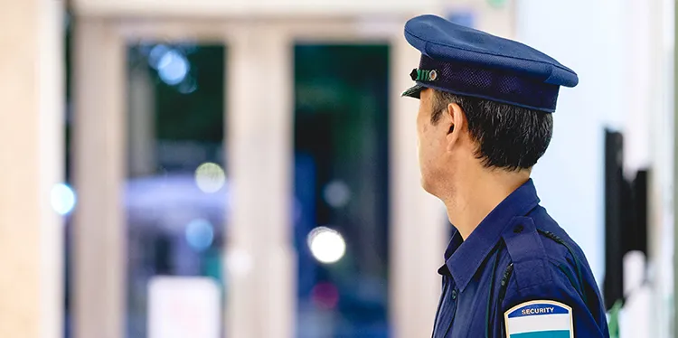 施設警備業務(館内外巡回・監視・非常時対応・駐車場管理)